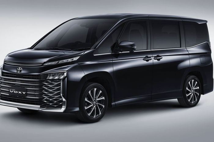 toyota voxy, toyota alphard, voxy, high mpv, Toyota Alphard Kemahalan? Coba Cek Voxy, Harganya Cuma Segini