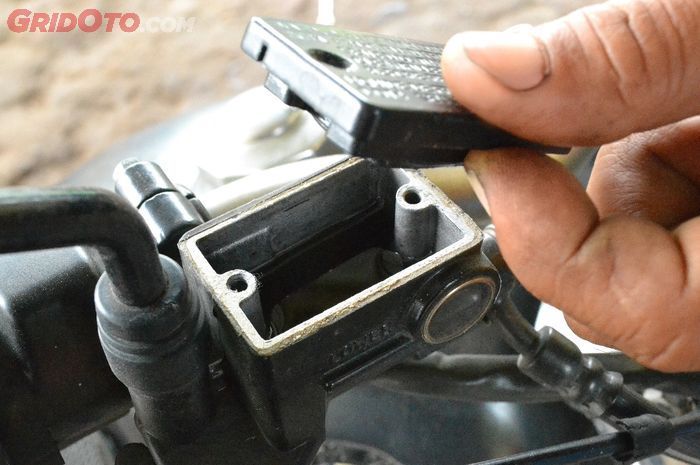 motor matic, rem motor, rem motor matic, cara merawat rem motor matic, merawat rem motor matic, Rem Motor Matic Jarang Dirawat Bisa Bahaya, Begini Cara Mudah Merawatnya