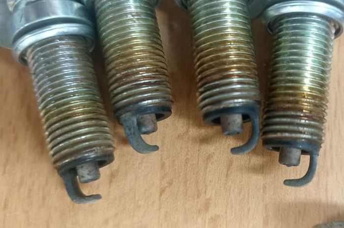 busi ngk, busi yamaha nmax, busi motor overheat, Busi Overheat, Busi Mobil Overheat, Busi Bisa Overheat, Penyebab Utama Gara-gara Rasa Penasaran dan Mekanik Sok Tahu