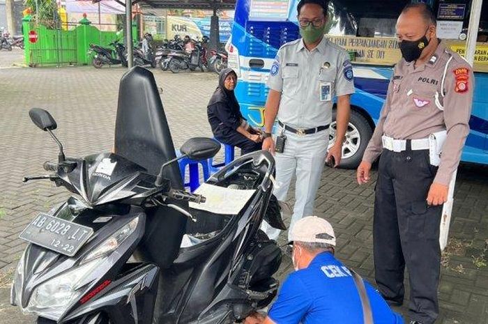 Pajak, samsat, pemutihan, cek fisik, Pemutihan Masih Berjalan, Segini Biaya Cek Fisik Lima Tahunan di Samsat