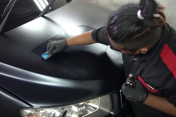 mobil bekas, bodi mobil, coating, Coating Bodi Mobil, lapisan coating, penyebab lapisan coating cepat hilang, kenapa lapisan coating cepat hilang, Penyebab umur lapisan coating sebentar, Walau Tahan Lama, Tapi Lapisan Coating di Bodi Mobil Bisa Hilang Karena Hal Ini