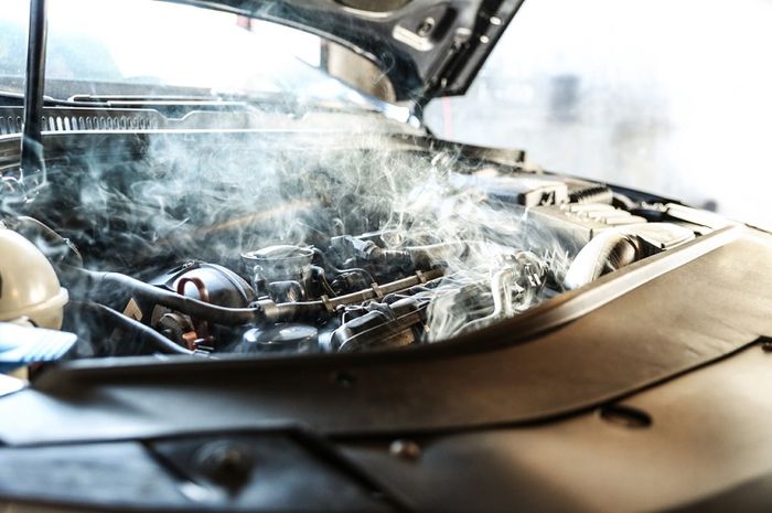 mesin mobil, mobil bekas, mesin mobil overheat, penyebab mesin mobil overheat, apa penyebab mesin mobil overheat, kenapa mesin mobil bisa overheat, Selain Dari Air Radiator, Ini Tiga Penyebab Mesin Mobil Bekas Overheat