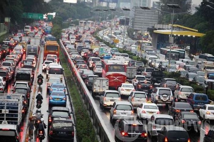 Jakarta, macet, lalu lintas macet, jakarta macet, kemacetan di jakarta, Pantesan Saja, Terungkap Biang Macet di Jakarta Akhir-akhir Ini