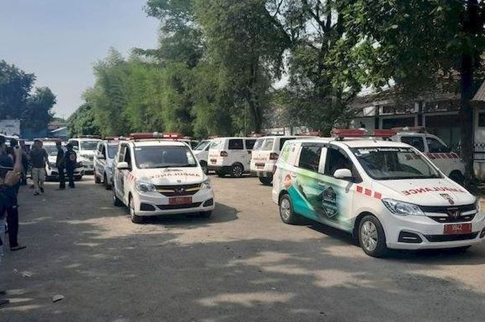 SPBU, ambulans, damkar, mobil ambulans, isi bensin, Jarang Lihat di Pom Bensin, Ambulans Hingga Damkar Isi Bensinnya di Sini