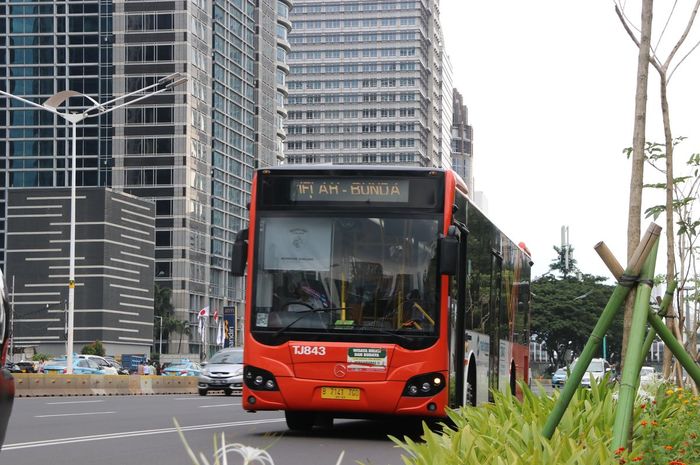 transjakarta, bus transjakarta, tarif transjakarta, Tarif TransJakarta Gratis, HUT ke-498 Jakarta, Catat Baik-baik, Khusus di Tanggal Ini Naik TransJakarta Dari Pagi Sampai Malam Gratis