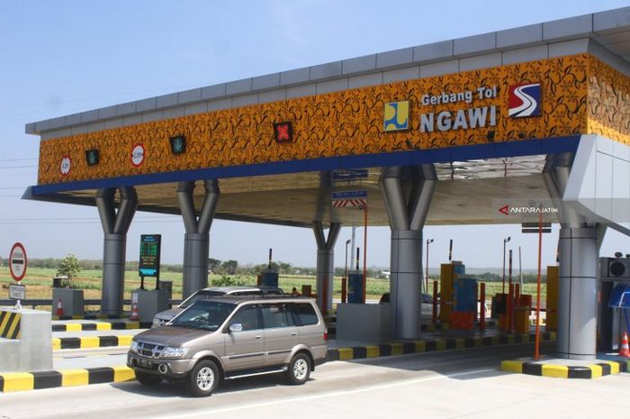 jalan tol, tol trans jawa, Tarif Jalan Tol, tarif tol naik, Tarif Tol Cipularang, Pegawai Gaji Cekak Menjerit, Tarif 22 Ruas Jalan Tol Ini Resmi Mencekik Mulai Mei 2025
