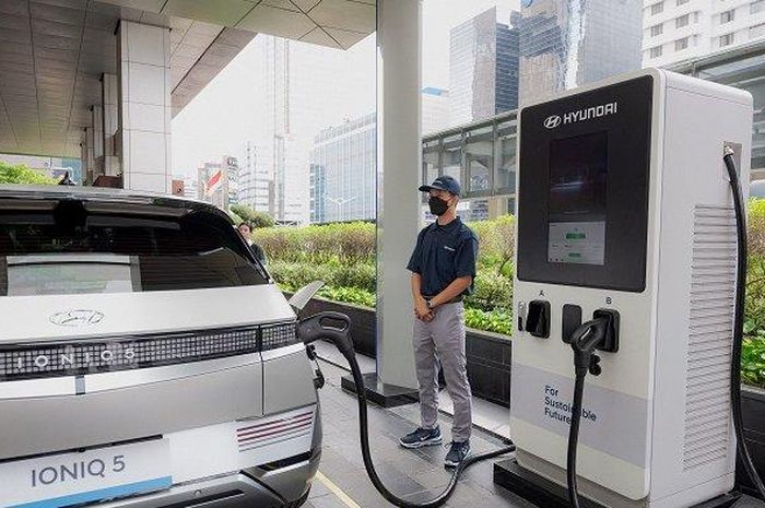 Hyundai, Fast Charging, mobil listrik, Baterai drop, baterai mobil listrik, Mirip Handphone, Ini Kebiasaan yang Bikin Baterai Mobil Listrik Cepat Drop