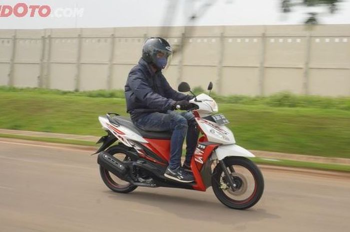 motor matic, honda beat, tvs dazz, harga TVS Dazz, Motor Matic Terjangkau Buat Harian, Segini Harga TVS Dazz Mei 2025