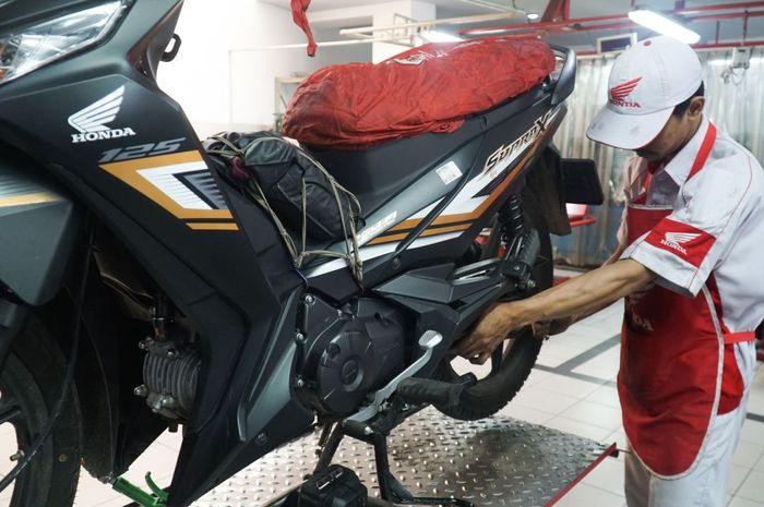 motor bekas, rantai motor kendur, rantai kendur, penyebab rantai kendur terus, penyebab rantai motor kendur terus, Pantas Saja Rantai Motor Kendur Terus, Ternyata Ini Penyebabnya