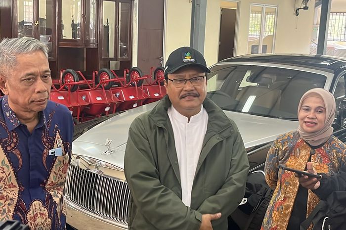 rolls-royce, lelang mobil, Rolls-Royce Ghost, saifullah yusuf, Lelang Rolls-Royce Kemensos, Si Hantu Penghuni Gedung Kemensos Laku Dilelang Rp 2,5 Miliar, Rolls-Royce Ghost Jatuh di Tangan Sultan Sidoarjo