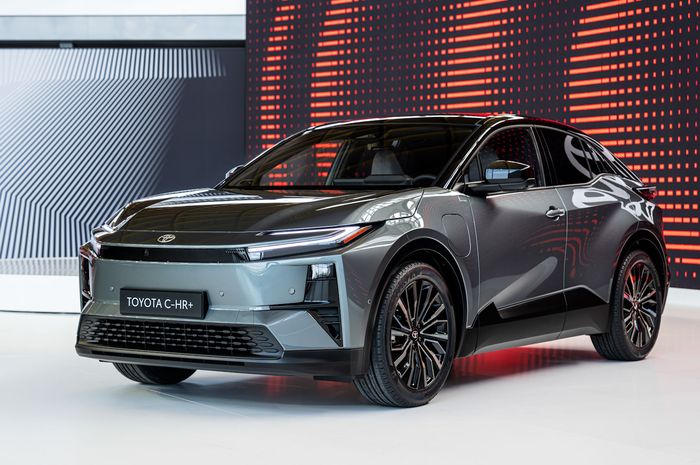 toyota, BEV (Battery Electric Vehicle), Toyota bZ4X, GIIAS 2025, Toyota C-HR+, Kisi-Kisi BEV Baru Toyota di GIIAS 2025, Antara bZ4X Baru Atau C-HR+