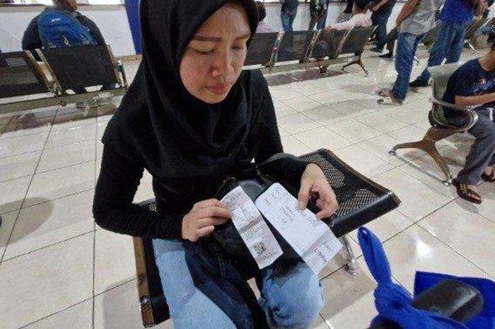 PO Murni Jaya, Terminal Poris Plawad, calo tiket bus, Tiket Bus Palsu, Mas Bowo Jahat, Mbak Sunarsih Menangis Lesu Setelah Bayar Tiket Bus PO Murni Jaya Rp 400 Ribu