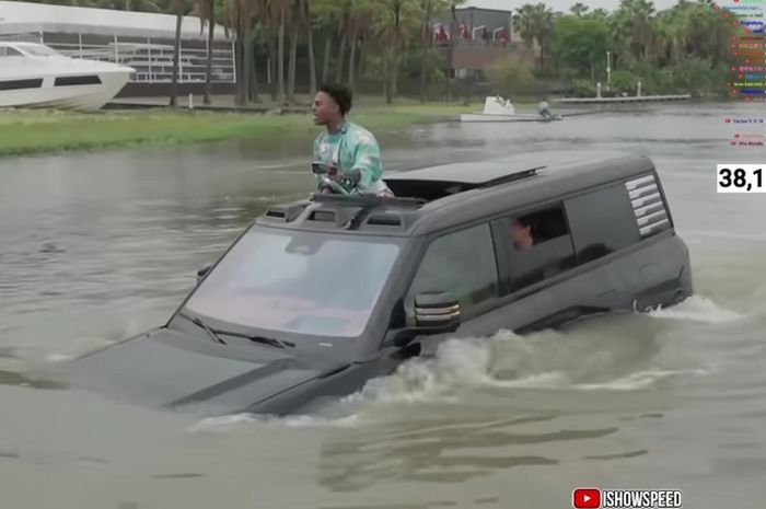 youtuber, mobil amfibi, mobil suv, ishowspeed, BYD Yangwang U8, Intip Spek BYD Yangwang U8, Mobil yang Bikin iShowspeed Syok Saat Mengapung di Air