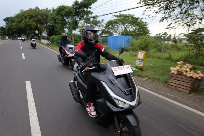 astra motor jawa tengah, RoadSync, honda new pcx 160, PCX 160 RoadSync, touring pcx 160, tutorial roadsync, Blusukan ke Kaki Gunung Pakai Honda New PCX 160 RoadSync, Fitur Ini Bikin Pede Selama OTW