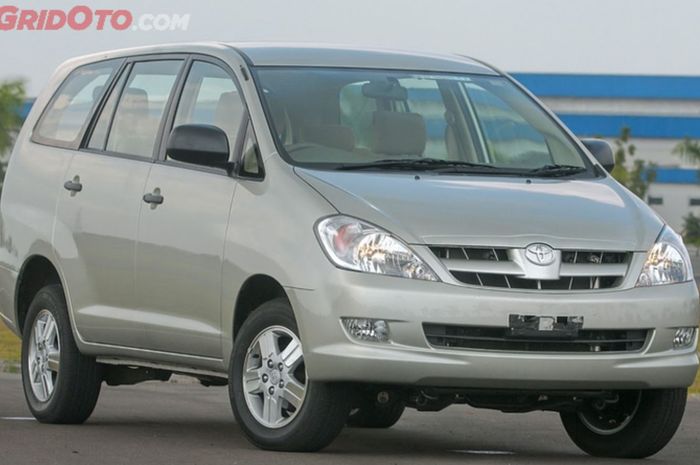 mobil keluarga, mobil bekas, toyota kijang innova, kijang innova bekas, kijang innova bensin, Cocok Jadi Mobil Keluarga, Segini Harga Toyota Kijang Innova Bensin Bekas