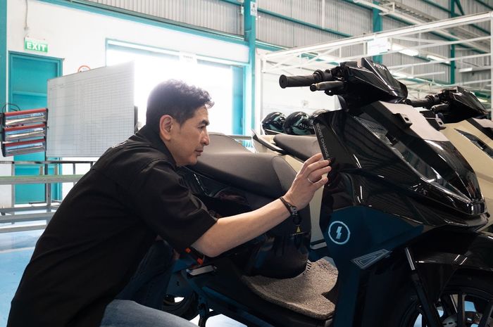 alva, Arsjad Rasjid, Indika Energy, CEO ALVA, Purbaja Pantja, Pabrik Motor Listrik ALVA Cikarang Disidak Arsjad Rasjid, Kejepret Foto Elus-elus Model Baru Ini