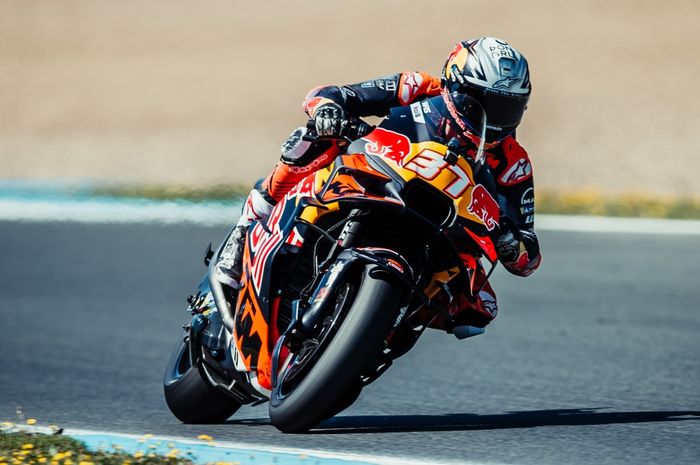 MotoGP, arm pump, Pedro Acosta, sindrom kompartemen, MotoGP Sedang Seru-serunya, Pedro Acosta Malah Harus Dioperasi