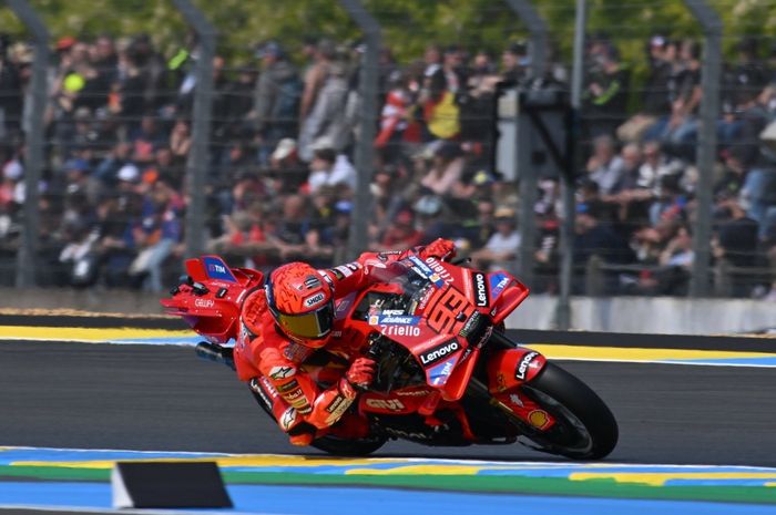MotoGP, Marc Marquez, brad binder, motogp prancis, Ditempel KTM, Marc Marquez Langsung Gaspol di FP1 MotoGP Prancis 2025