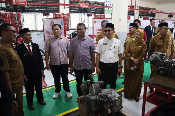 honda, Astra Honda Motor (AHM), Wahana Makmur Sejati (WMS), uji kompetensi, Jalin Kerja Sama, AHM dan WMS Resmikan SMK Negeri 3 Kab. Tangerang Sebagai SMK TUK