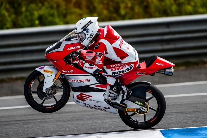 motor balap, cbr250rr, nsf250rw, Honda NSF250RW, Veda Ega Pratama, kiandra ramadhipa, Kecil tapi CBR250RR Sungkem, Inilah Honda NSF250RW Gacoan Pembalap Indonesia di Balap Dunia