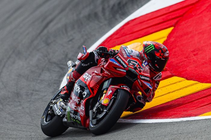 MotoGP, Ducati, desmosedici, motogp aragon, pecco bagnaia, Mendadak Kencang di MotoGP Aragon 2025, Satu Komponen Kecil Selamatkan Pecco Bagnaia