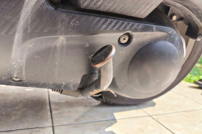 jatuh, cewek, motor matic, standar motor, standar tengah, Bikin Malu dan Celaka, Pijakan Standar Tengah Jadi Masalah Nasional Buat Cewek