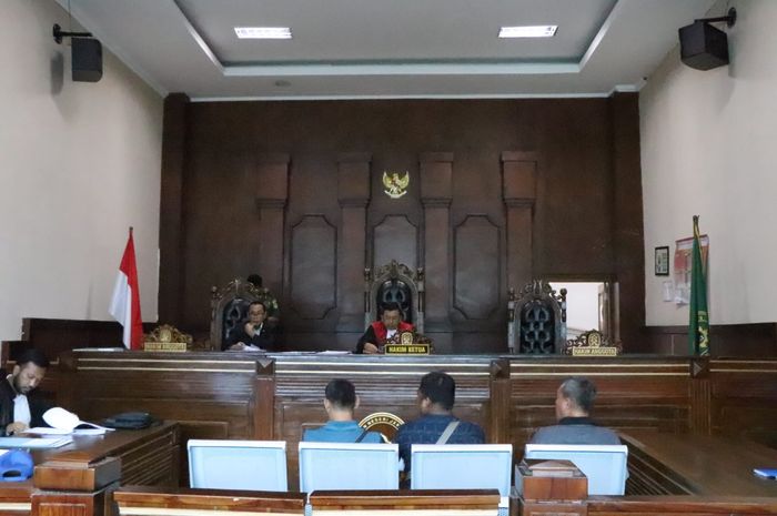 denda tilang, sidang tilang, denda uji emisi, Sidang Tipiring Tilang, Denda Tilang Rp 15 Juta, Sidang Tilang di PN Jakut Heboh, Pelanggar Ini Kena Denda Rp 15 Juta Karena Kesalahan Ini