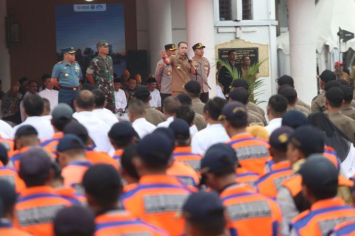 parkir, parkir minimarket, jukir resmi, Surabaya Tertibkan Izin Parkir Minimarket, Ini Sanksinya Kalau Tak Punya Jukir Resmi