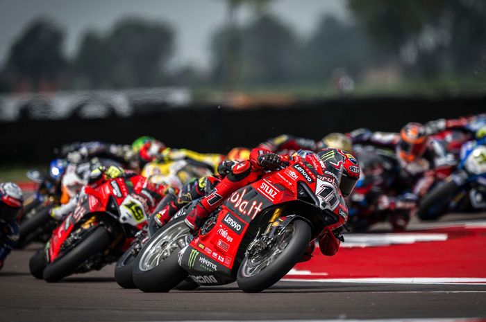 MotoGP, Ducati, test rider, nicolo bulega, WorldSBK, mantan murid Valentino Rossi, Andalan di WorldSBK, Ini Alasan Mantan Murid Valentino Rossi Jadi Test Rider Baru Ducati