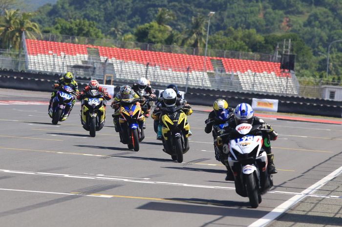 motor balap, yamaha aerox, yamaha sunday race, aerox, Cuma Keluar Duit Rp 400 Ribu, Anggota Komunitas Bisa Balap Aerox di Mandalika