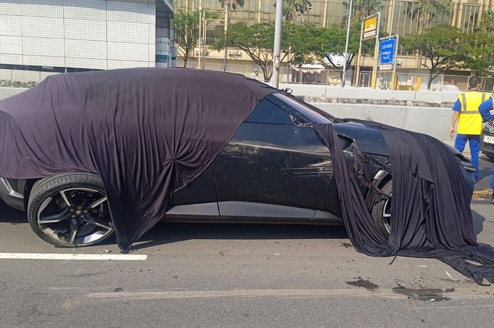 Ferrari, korlantas polri, mobil towing, Ferrari purosangue, Polisi Beberkan Kronologi Ferrari Purosangue Bisa Terbalik Dari Towing