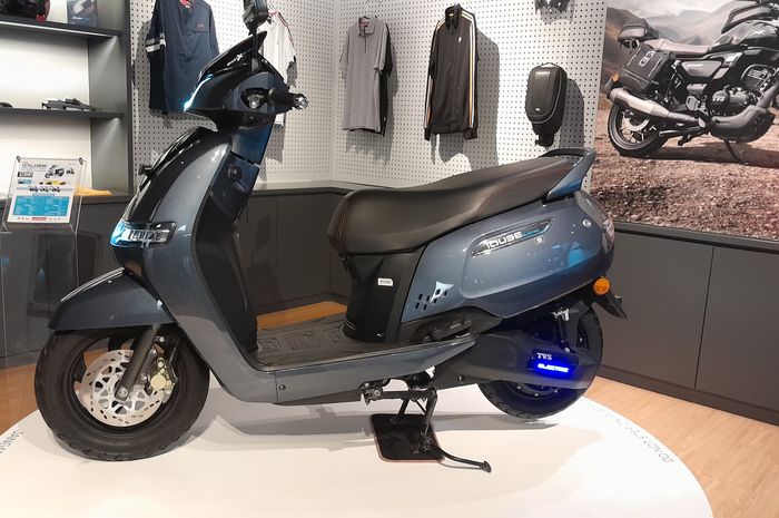 TVS iQube, TVS iQube S, TVS iQube S 2025, Bikin Melonggo, Ini Alasan Harga TVS iQube S 2025 Turun Rp 23 Juta