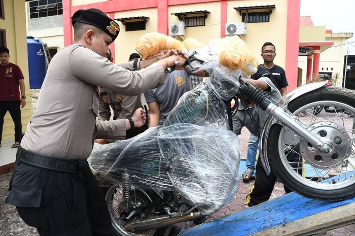 motor selundupan, aceh timur, Moge Selundupan, Penyelundupan Moge, Oknum TNI AL, Bisnis Kotor Oknum TNI AL Terbongkar, Moge dan Hewan Langka Selundupan Keciduk di Aceh Timur
