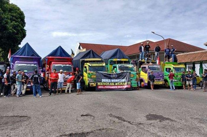 Truk kelebihan muatan dan ukuran, truk odol, Demo Sopir Truk, demo odol, Sopir truk demo, Demo ODOL Marak Dimana-mana, Ini Poin yang Bikin Sopir Truk Turun ke Jalan