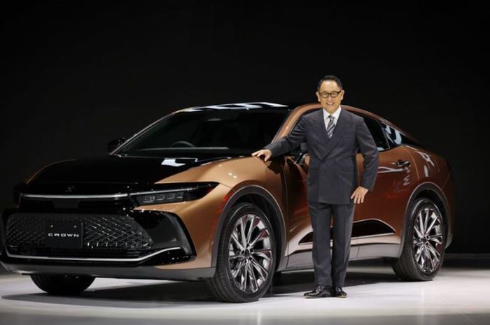 gaji, toyota, toyota motor corporation, perusahaan otomotif, akio toyoda, Laba Toyota Turun, Gaji Akio Toyoda Malah Naik, Angkanya Tembus 12 Digit
