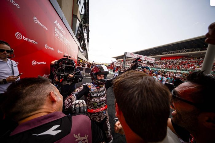 MotoGP, Marc Marquez, motogp italia, Davide Tardozzi, vr46 racing team, Bukan Cuma Tardozzi, Diggia Juga Bela Marc Marquez di MotoGP Italia 2025