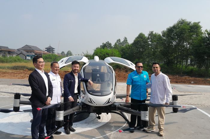 raffi ahmad, taksi terbang, Rudy Salim, ehang, Ehang 216, Taksi Terbang EHang 216-s Resmi Bawa Orang, Raffi Ahmad Jadi yang Pertama