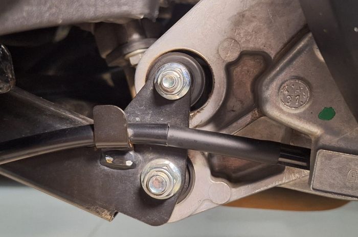 motor matic, engine mounting, engine mounting motor matic, penyebab engine mounting rusak, penyebab engine mounting motor matic rusak, Hal Sepele Ini Jadi Penyebab Engine Mounting Motor Matic Cepat Rusak