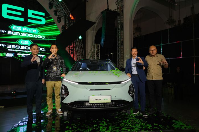 chery omoda, chery omoda 5, Chery C5, Chery E5, Chery C5 dan E5 Facelift Harga Jauh di Bawah Rp 400 Juta, Ini Yang Didapat