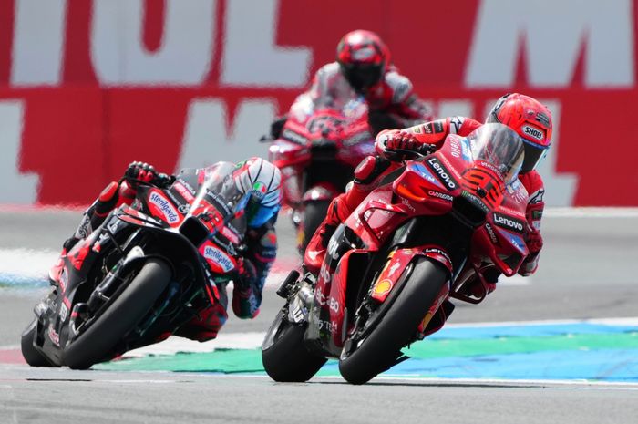MotoGP, Marc Marquez, alex marquez, motogp belanda, pecco bagnaia, Marco Bezzecchi, Adiknya Patah Tulang Digasak Acosta, Marc Marquez Menang Balapan MotoGP Belanda 2025