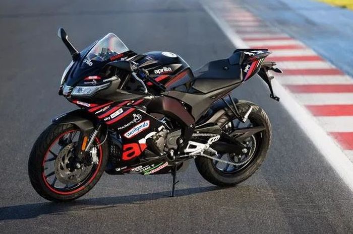 motor sport, aprilia rs-gp, Honda CB150 Verza, Aprilia RS 125 GP Replica, Mirip Motor Balap MotoGP, Sportbike 125 cc Aprilia Ini Powernya Ngalahin CB150 Verza