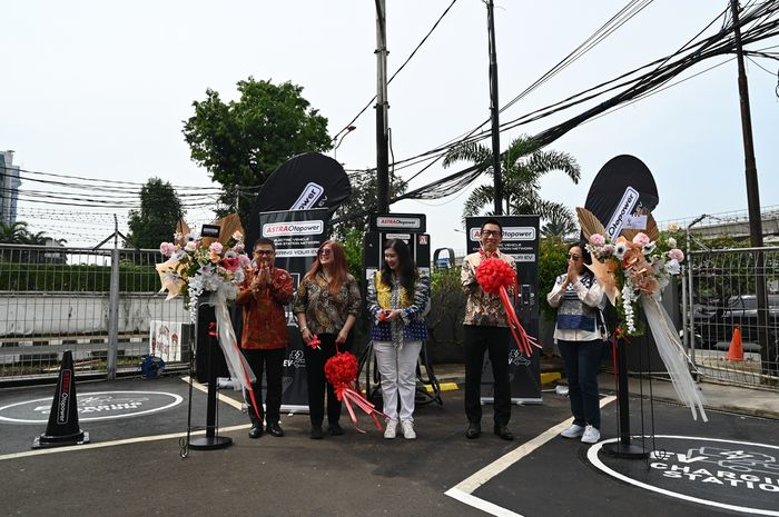 astra otoparts, SPKLU, charger mobil listrik, Astra Otopower, Ekspansi, Astra Otoparts Luncurkan Pengisian Daya Ultra Fast Charging