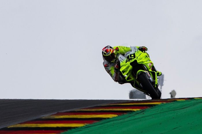 MotoGP, Marc Marquez, alex marquez, pertamina enduro, motogp jerman, Fabio Di Giannantonio, vr46 racing team, Kalahkan Duo Marquez, Fabio Di Giannantonio Pimpin Practice MotoGP Jerman 2025