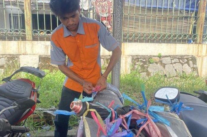 Stasiun Tambun, Yamaha Xeon 125, Menunggak Parkir, Parkir Motor Rp 21,9 Juta, Parkir 4 Tahun, Berhias Tali Rafia, Yamaha Xeon 125 Ini Nunggak Parkir Rp 21,9 Juta di Stasiun Tambun
