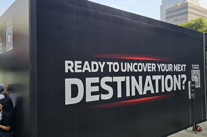 rifat sungkar, mobil baru mitsubishi, Mystery box Mitsubishi, Kotak Hitam Mitsubishi, World Premier Mitsubishi DST, Dikawal Agen Rahasia, Kotak Hitam Misterius Mitsubishi di Sarinah Bakal Terungkap Beberapa Hari Lagi