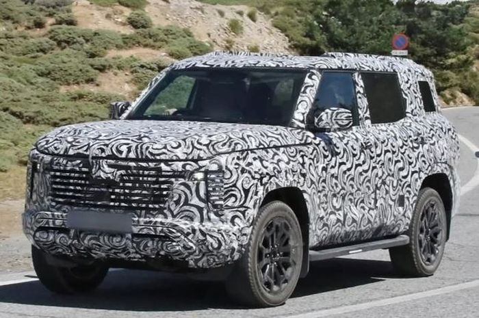 mitsubishi, pajero sport, outlander, Mitsubishi DST Concept, SUV Baru Mitsubishi Ketahuan Lagi Tes Jalan, Pajero Sport Anyar?