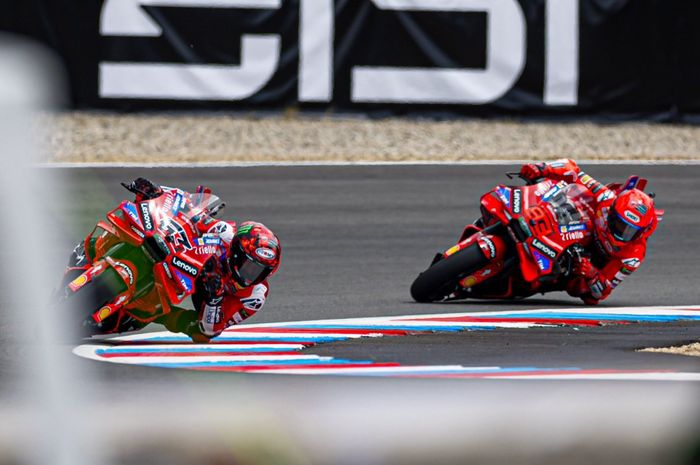 MotoGP, kualifikasi, pole position, motogp ceko, pecco bagnaia, Marquez Nyungsep, Bagnaia Bangkit Rebut Pole di Kualifikasi MotoGP Ceko 2025