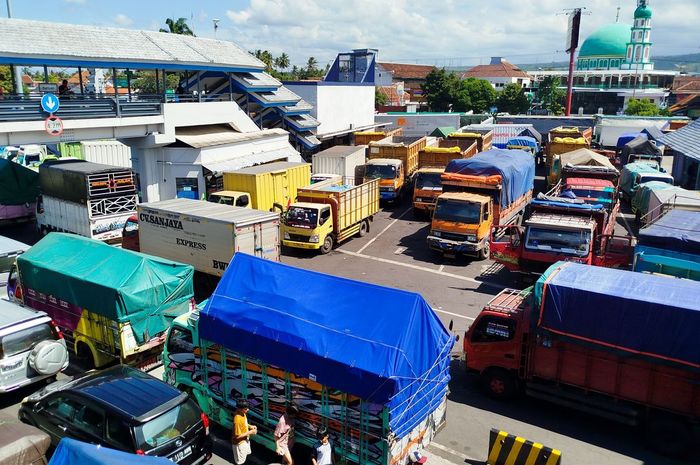 polusi udara, uji emisi, sanksi uji emisi, Uji Emisi Truk, Denda Uji Emisi Truk, Pemilik Truk Pilih, Kurungan 6 Bulan atau Denda Rp 50 Juta Jika Kondisi Armada Kalian Begini