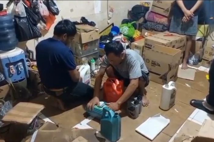 polres metro jakarta barat, shell helix, oli palsu, Kembangan Jakarta Barat, Sindikat Oli Palsu Muncul Lagi, Kini di Kembangan Jakarta Barat