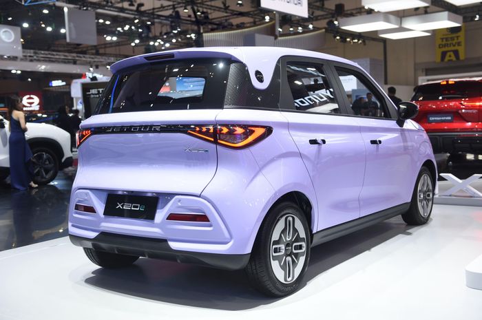 mobil listrik, Jetour, GIIAS 2025, BYD Atto 1, JETOUR X20e EV, BYD Atto 1 Wajib Waspada, JETOUR Hadirkan Musuh Setara di GIIAS 2025